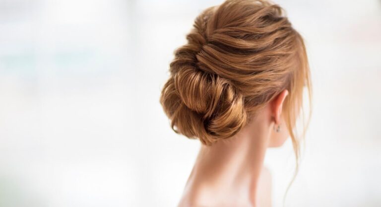 Read more about the article カチューシャ＆シュシュで王道愛されヘアに